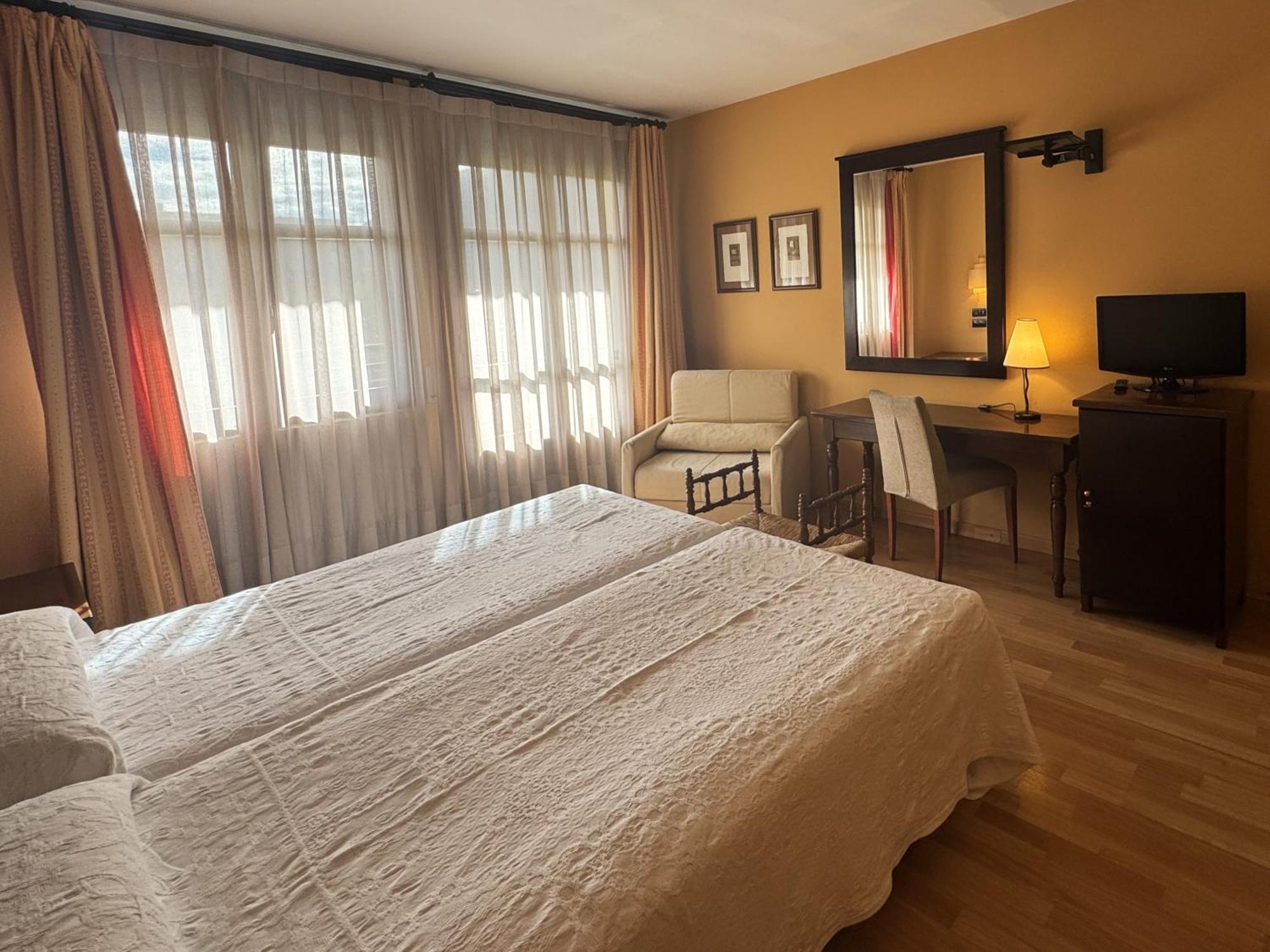 Hotel Cotiella Campo  Dış mekan fotoğraf
